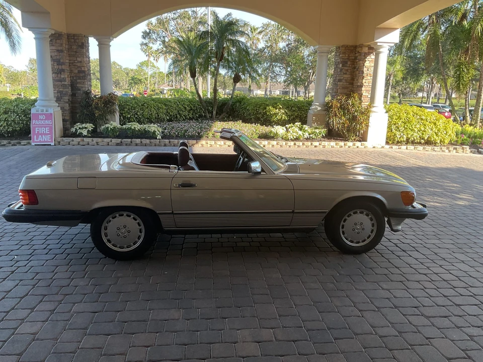 1988 Mercedes-Benz R107 SL-Class - Image 16 of 31