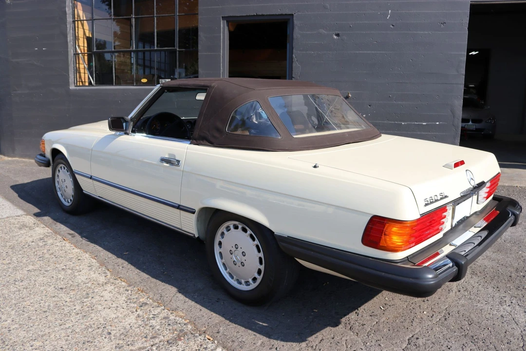 1988 Mercedes-Benz R107 SL-Class - Image 24 of 31