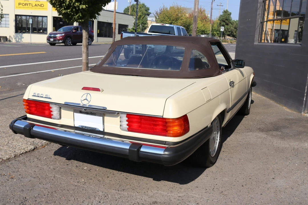 1988 Mercedes-Benz R107 SL-Class - Image 25 of 31