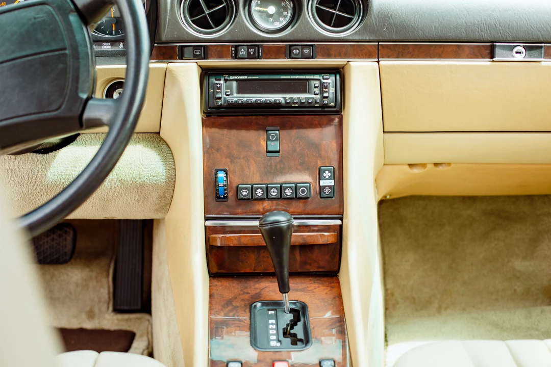 1988 Mercedes-Benz R107 SL-Class - Image 28 of 31