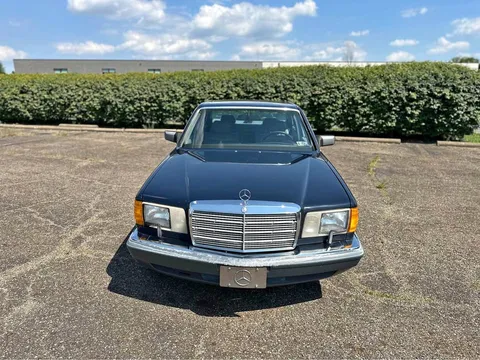 1988 Mercedes-Benz S-Class S 420 Sedan 4D