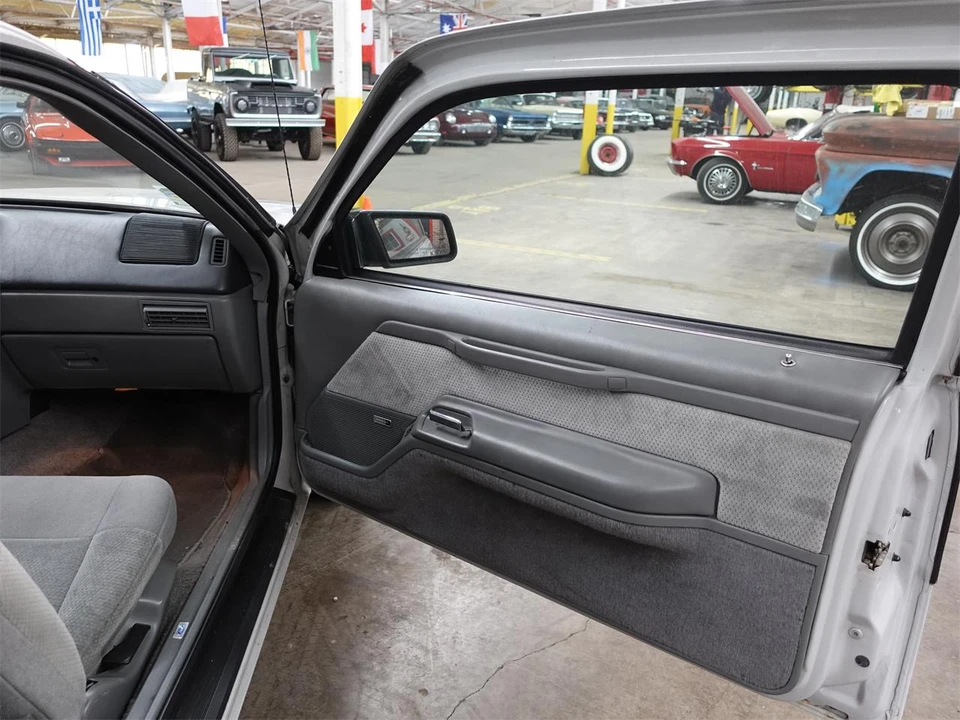 1988 Mercury Cougar 4th+ Gen - Image 14 of 31