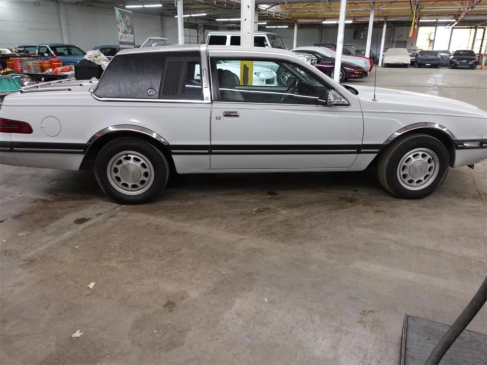 1988 Mercury Cougar 4th+ Gen - Image 17 of 31