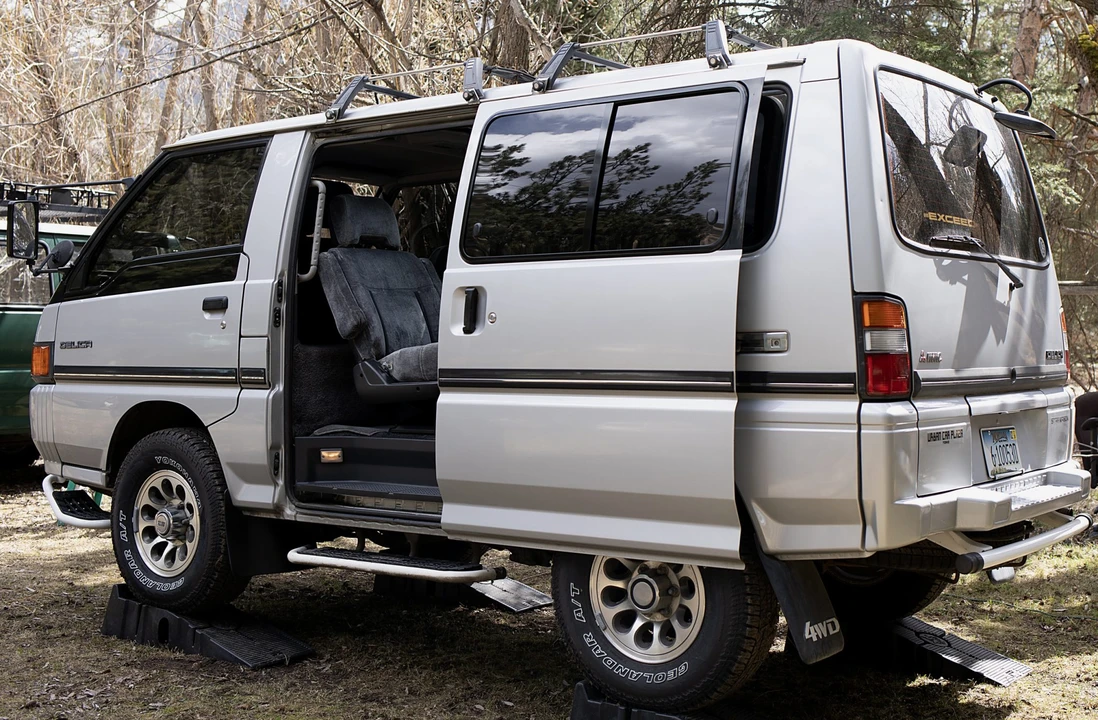 1988 Mitsubishi Delica 3rd Gen - Image 24 of 31