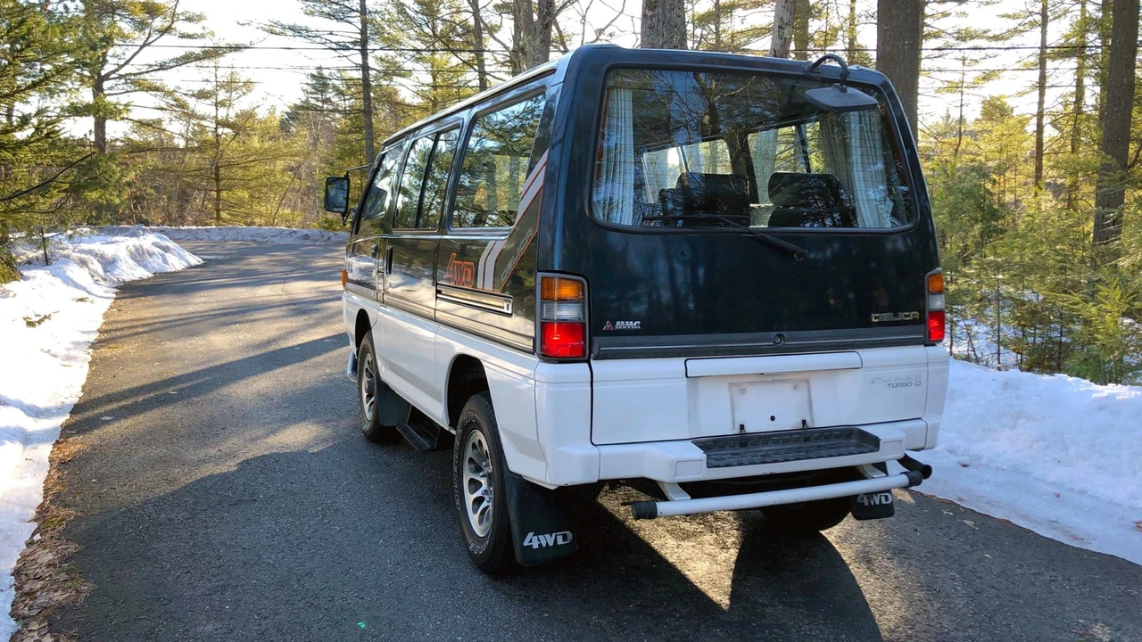 1988 Mitsubishi Delica 3rd Gen - Image 17 of 31