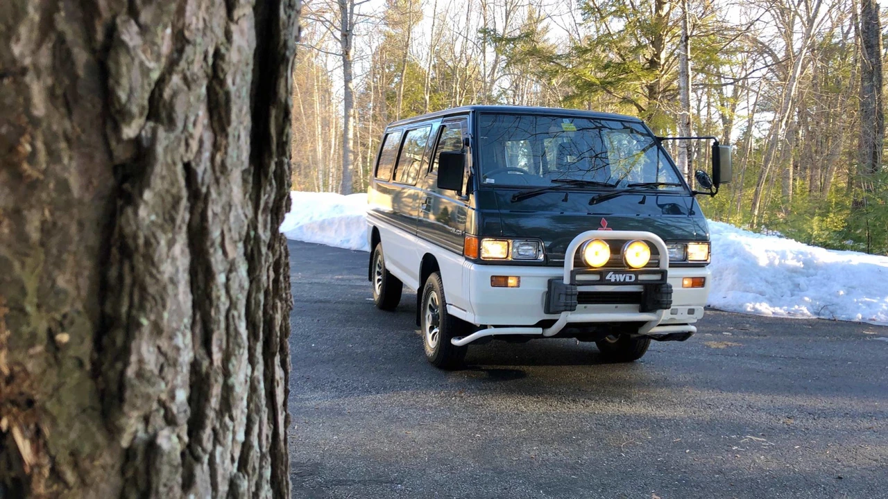 1988 Mitsubishi Delica 3rd Gen - Image 10 of 31