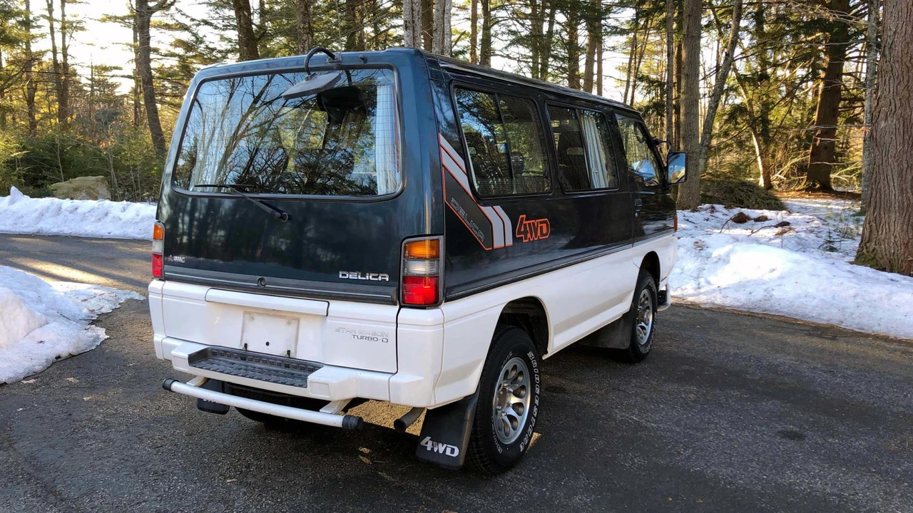 1988 Mitsubishi Delica 3rd Gen - Image 16 of 31