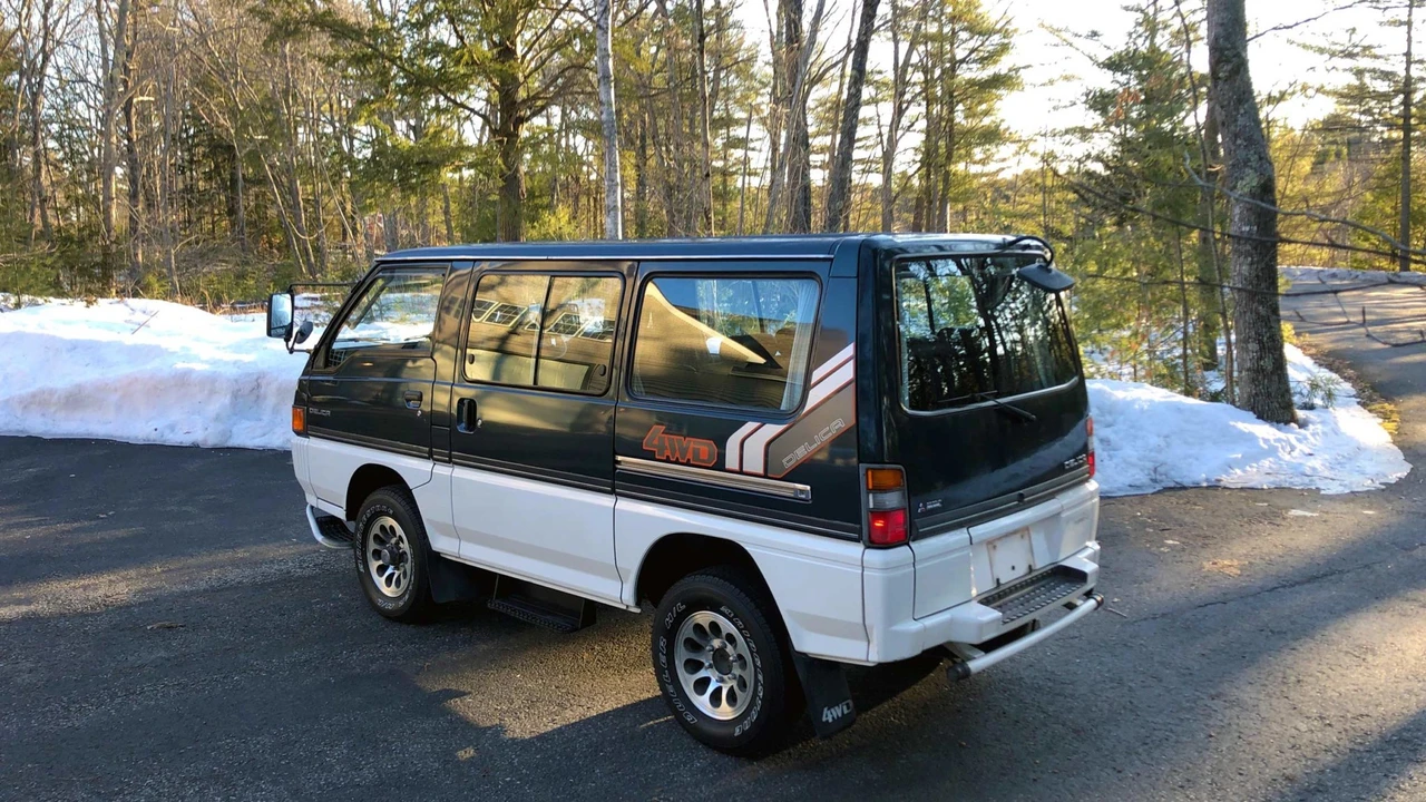 1988 Mitsubishi Delica 3rd Gen - Image 18 of 31