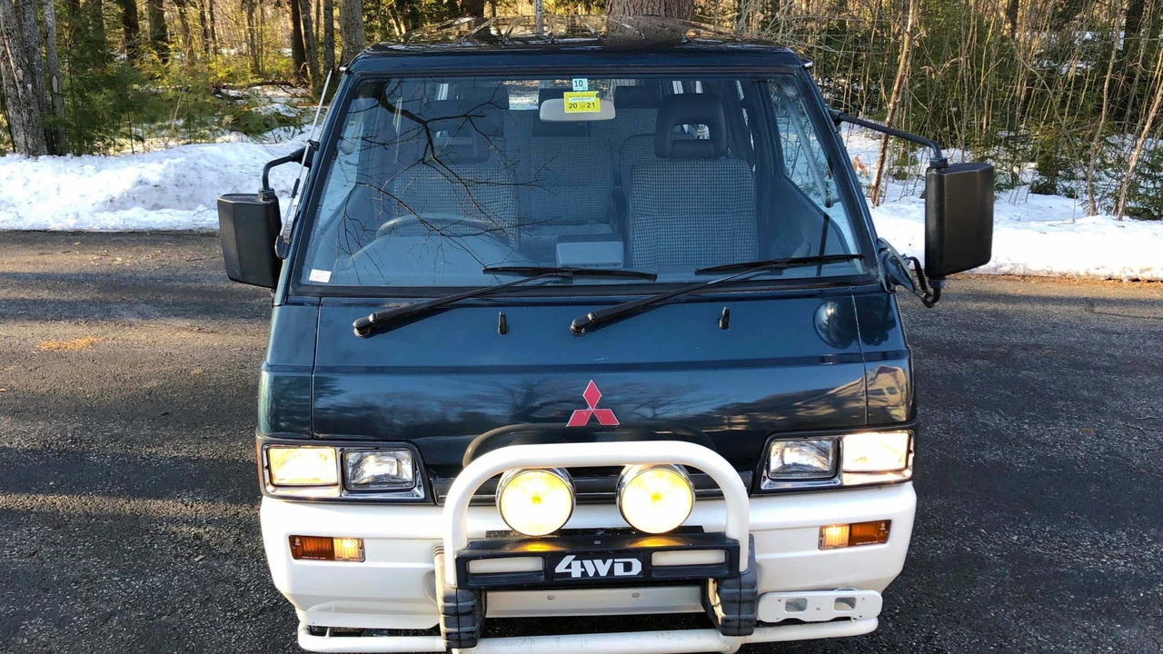 1988 Mitsubishi Delica 3rd Gen - Image 9 of 31