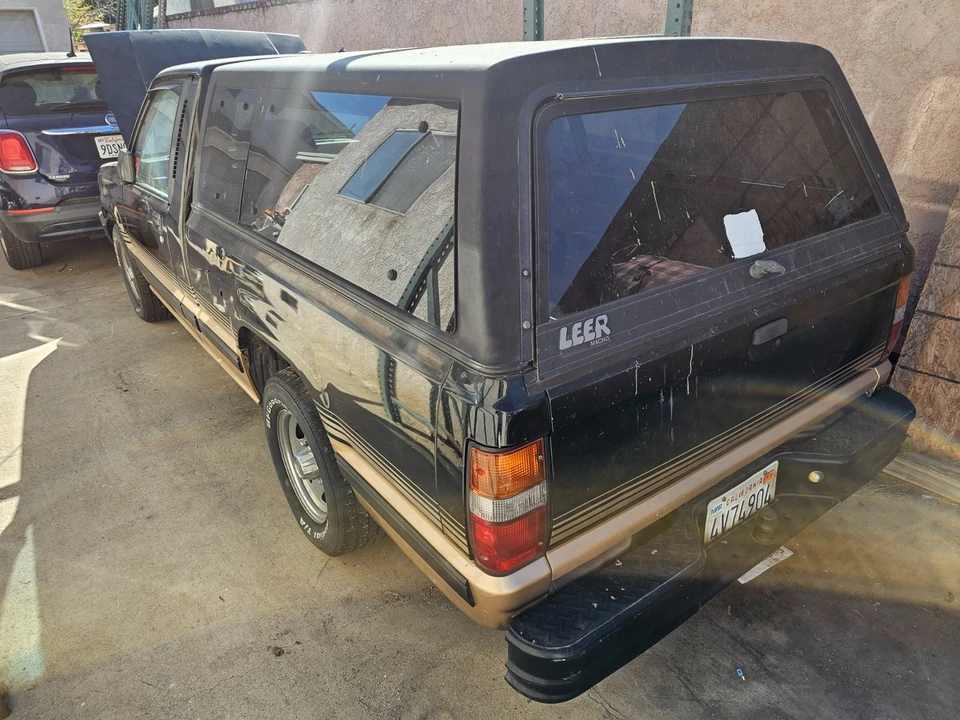 1988 Mitsubishi Triton 2nd Gen - Image 2 of 15