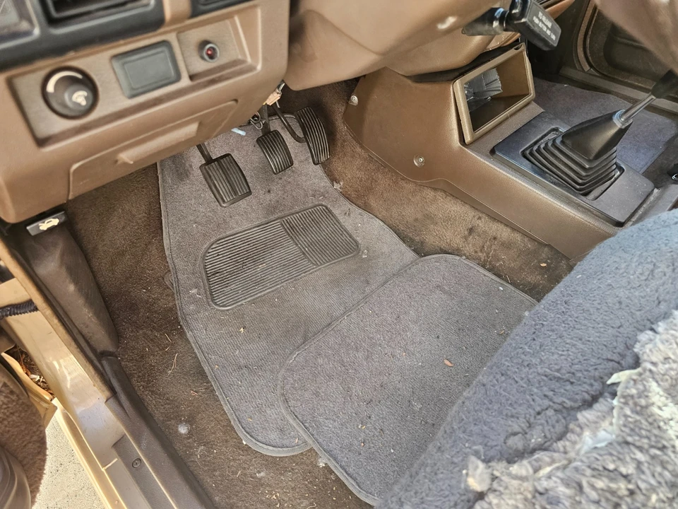1988 Mitsubishi Triton 2nd Gen - Image 15 of 15
