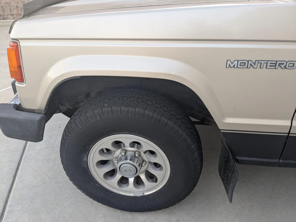 1988 Mitsubishi Pajero/Montero 1st Gen - Image 17 of 31