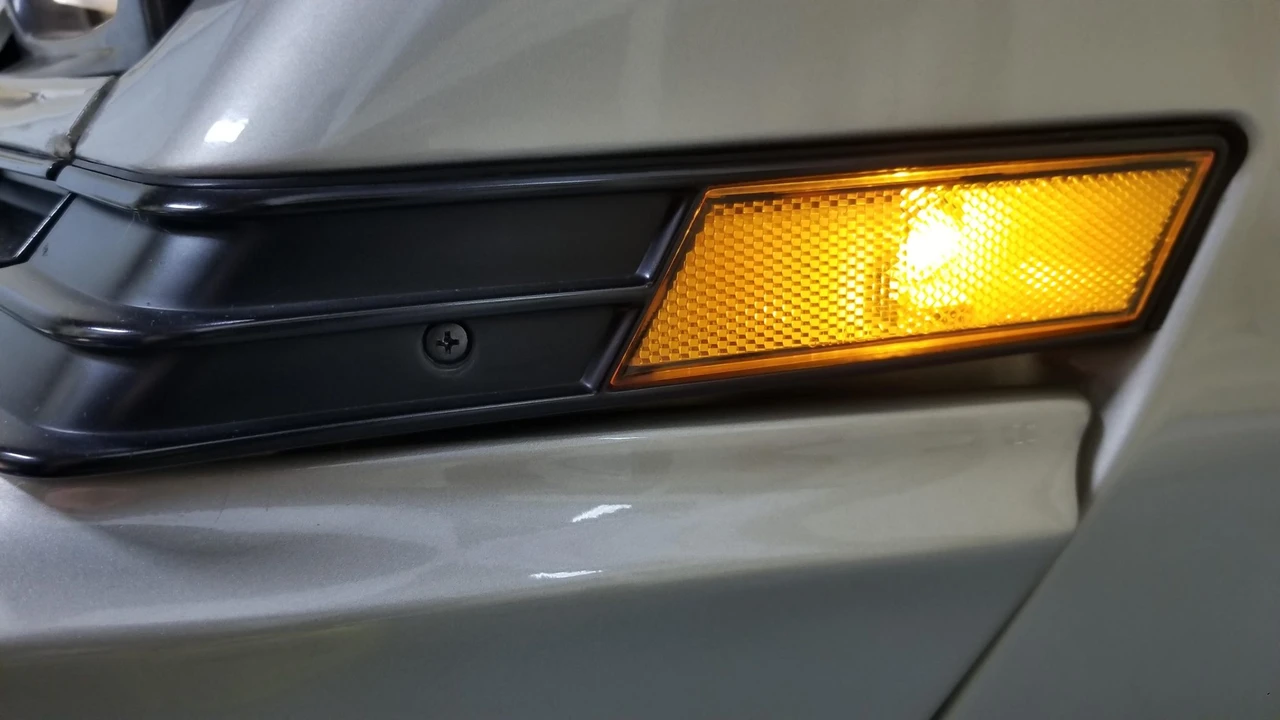 1988 Chrysler Conquest - Image 23 of 31