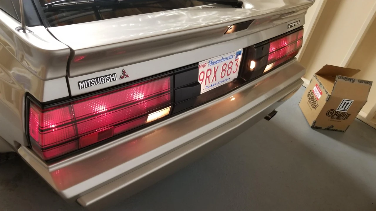 1988 Chrysler Conquest - Image 21 of 31