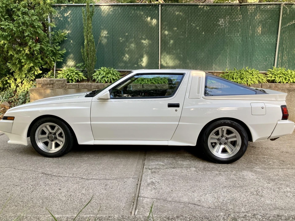 1988 Chrysler Conquest - Image 13 of 31