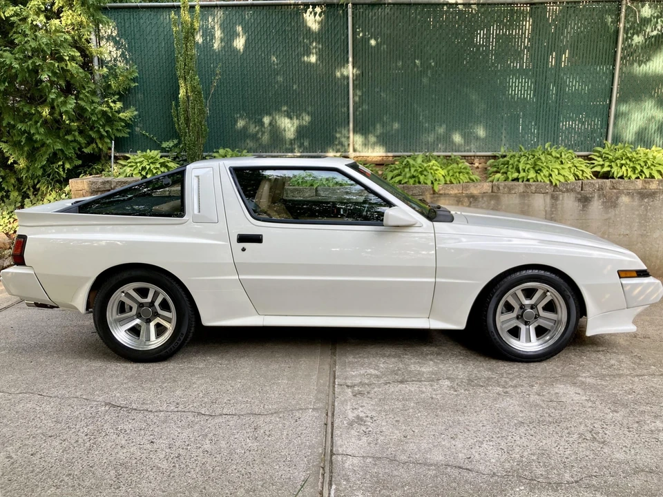 1988 Chrysler Conquest - Image 8 of 31