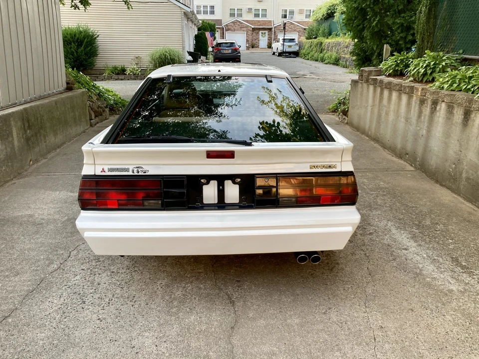 1988 Chrysler Conquest - Image 11 of 31