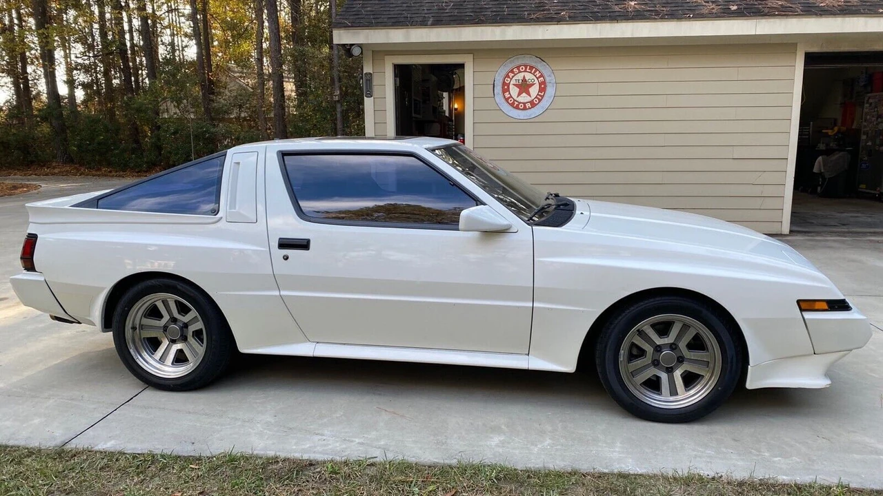 1988 Mitsubishi Starion - Image 2 of 12