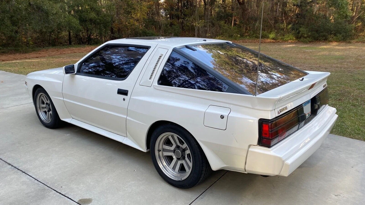 1988 Mitsubishi Starion - Image 3 of 12