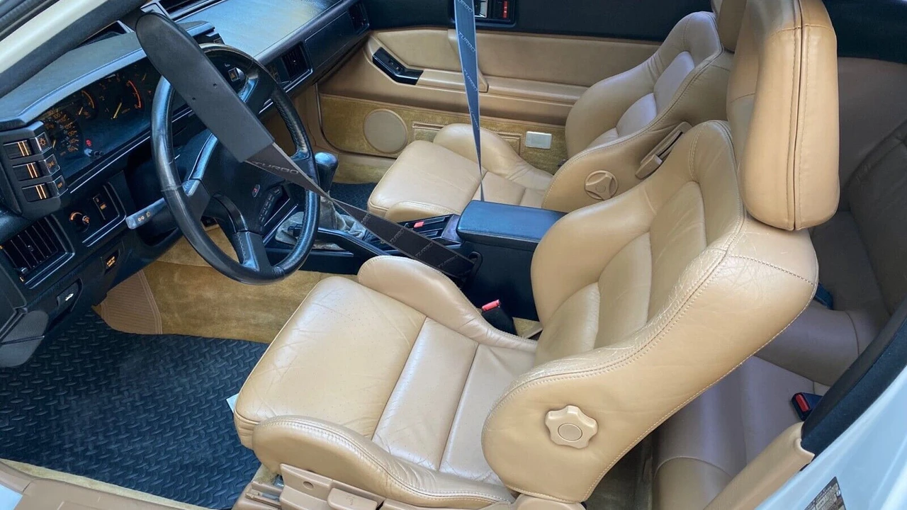 1988 Mitsubishi Starion - Image 4 of 12