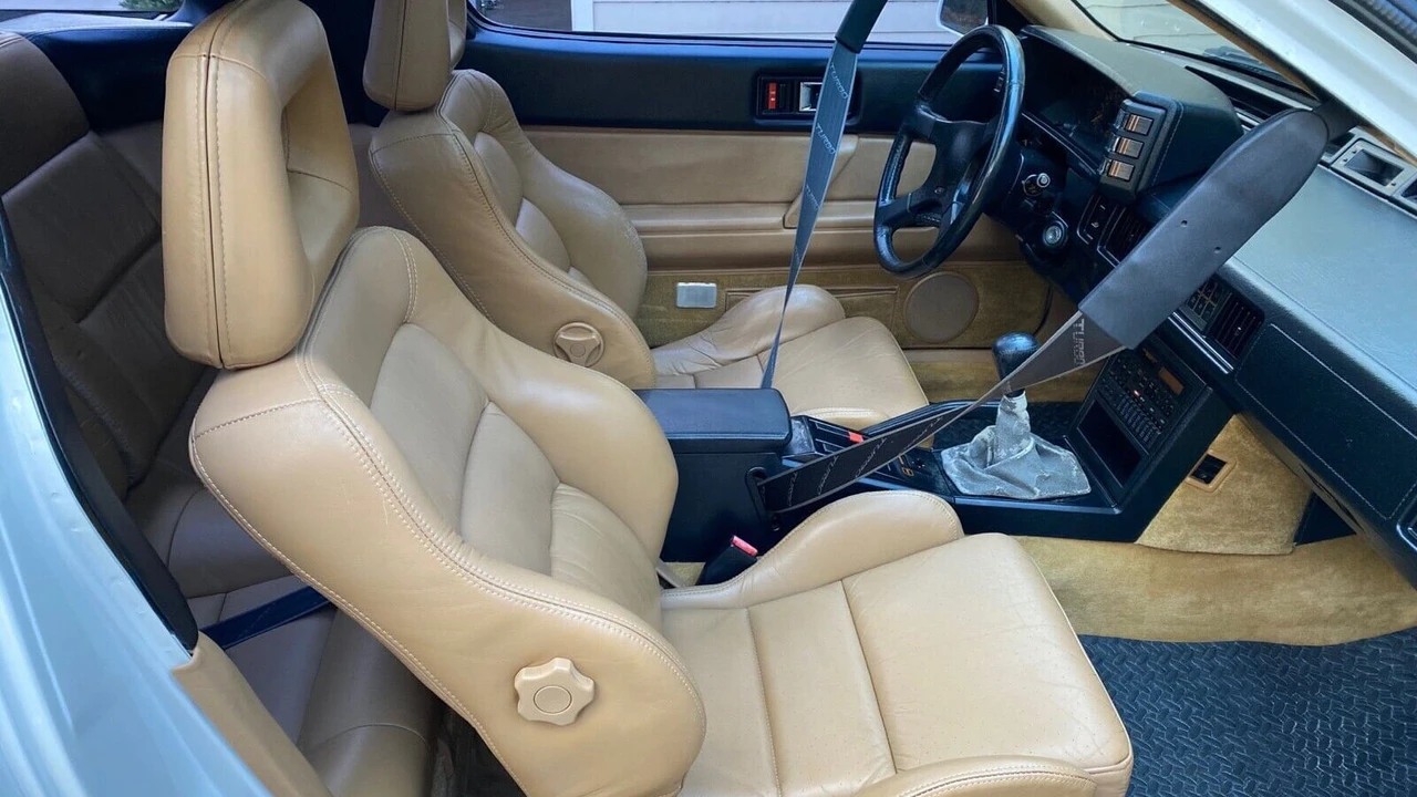 1988 Mitsubishi Starion - Image 6 of 12