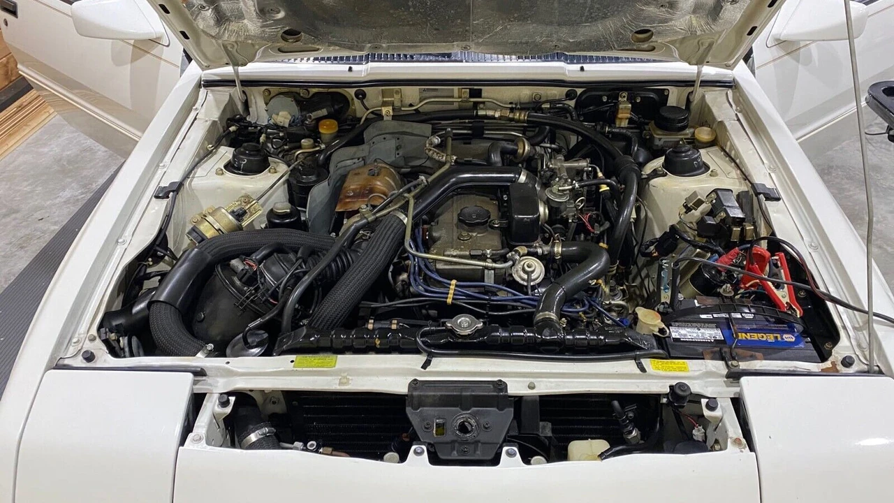 1988 Mitsubishi Starion - Image 7 of 12