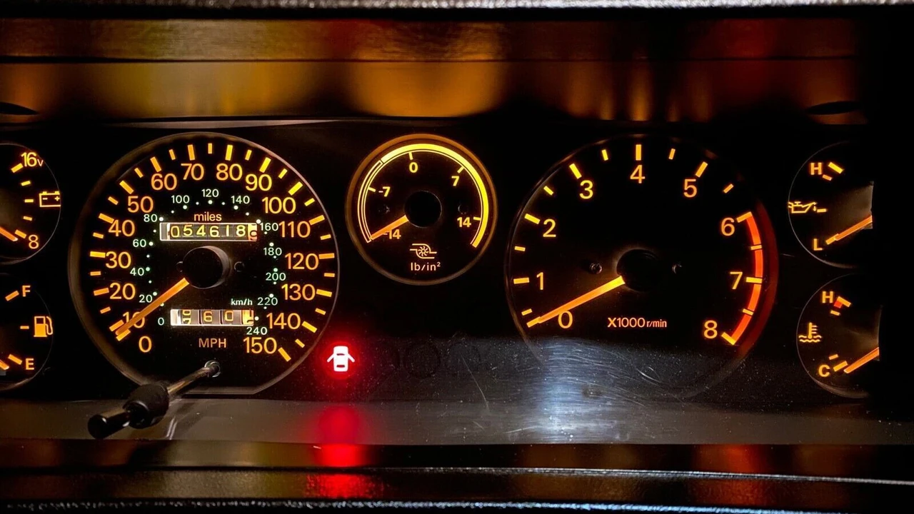 1988 Mitsubishi Starion - Image 9 of 12