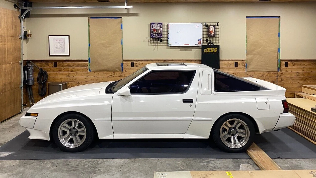 1988 Mitsubishi Starion - Image 11 of 12