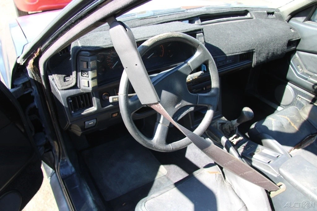 1988 Mitsubishi Starion - Image 13 of 21