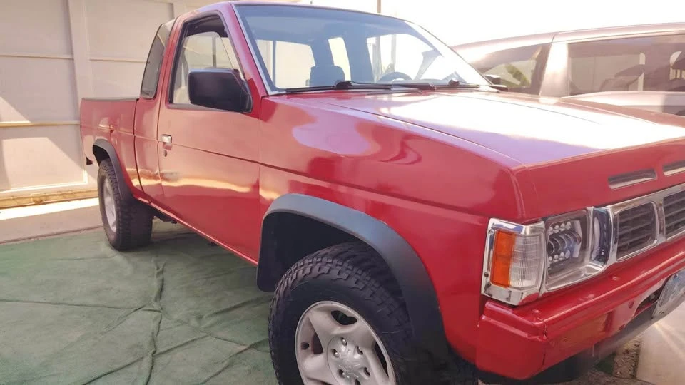 1988 Nissan Frontier - Image 2 of 3