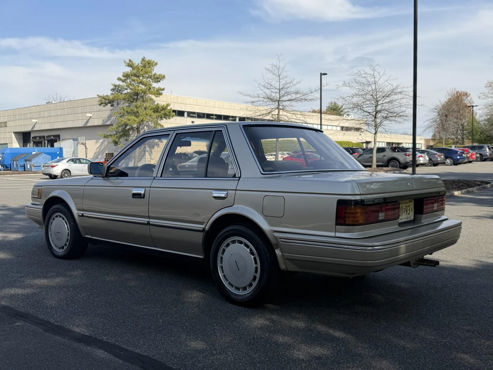 1988 Nissan Maxima 2nd Gen - Image 10 of 31