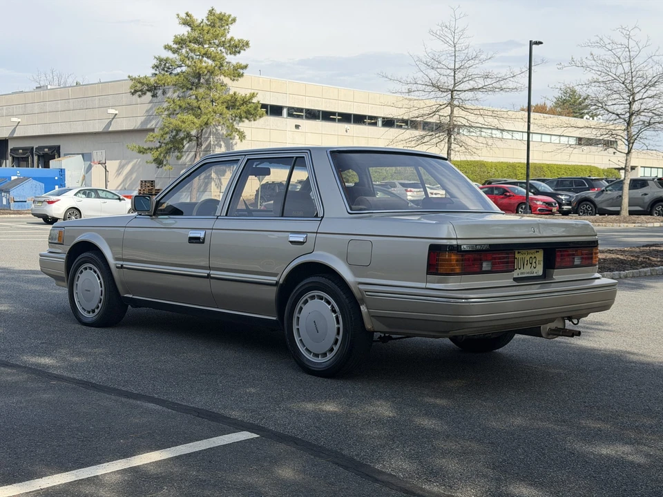 1988 Nissan Maxima 2nd Gen - Image 9 of 31