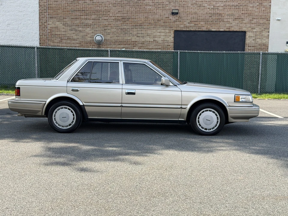 1988 Nissan Maxima 2nd Gen - Image 13 of 31