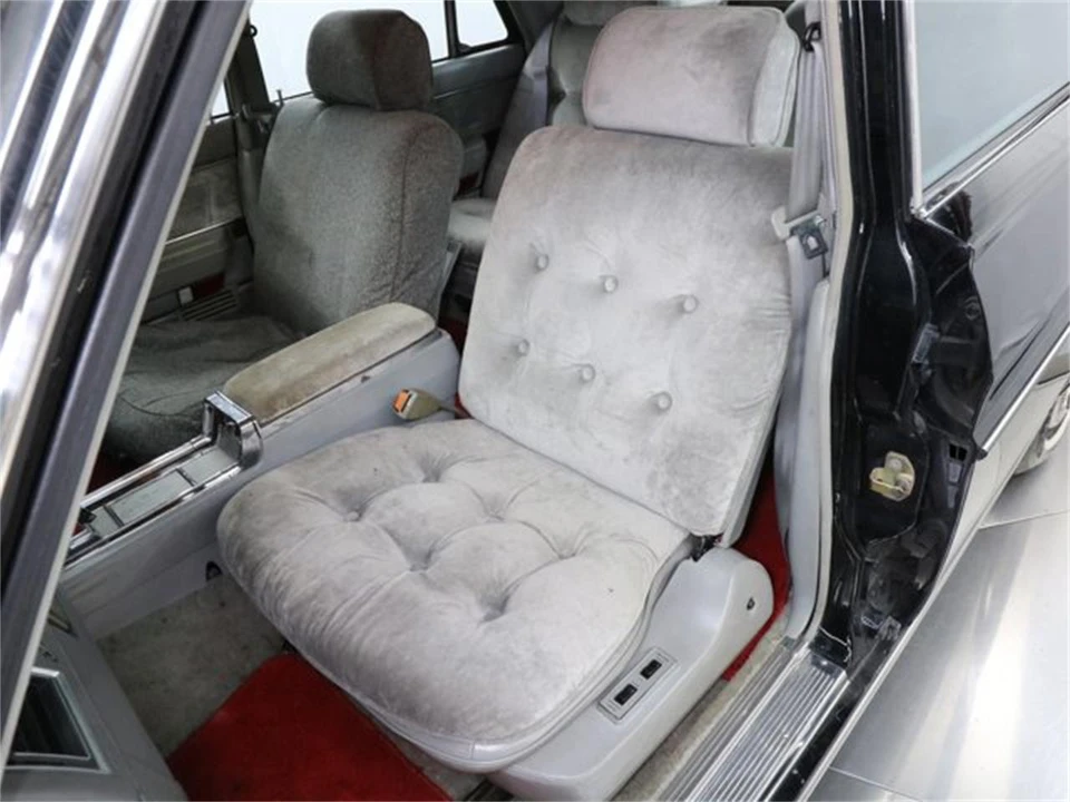 1988 Nissan President 2nd Gen - Image 15 of 31