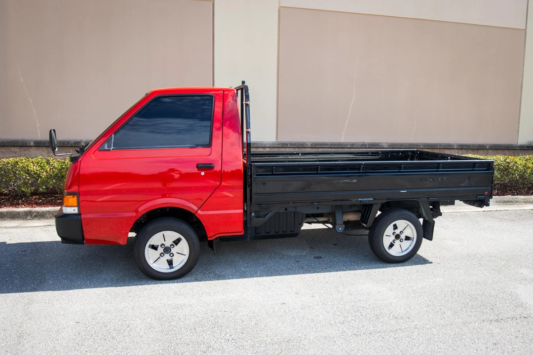 1988 Nissan Vanette 1st Gen - Image 15 of 31