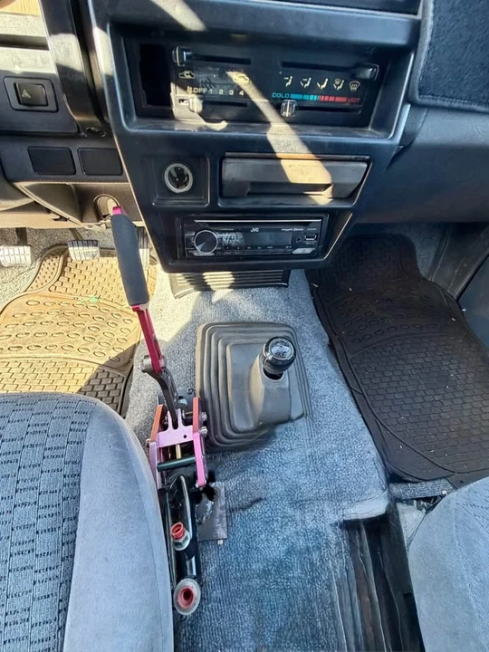 1988 Nissan Frontier - Image 9 of 12