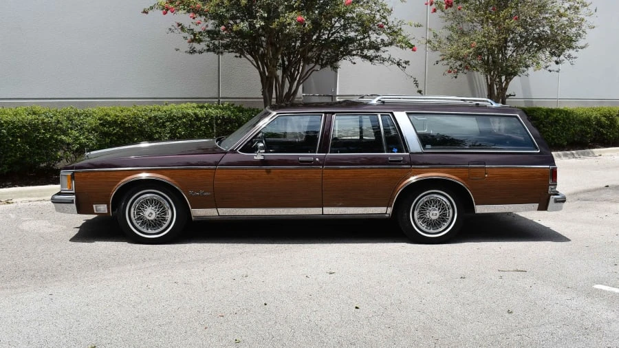 1988 Oldsmobile Custom Cruiser - Image 2 of 31