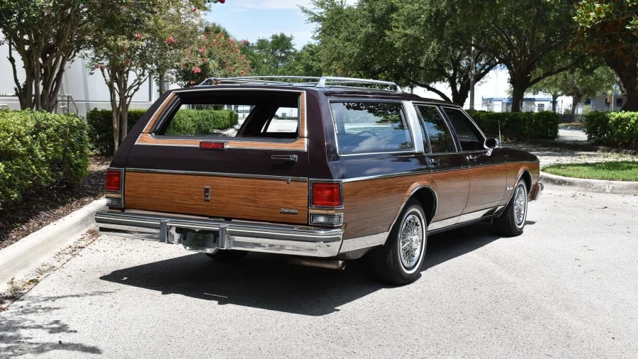 1988 Oldsmobile Custom Cruiser - Image 3 of 31
