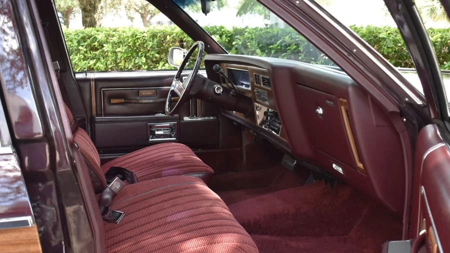 1988 Oldsmobile Custom Cruiser - Image 5 of 31