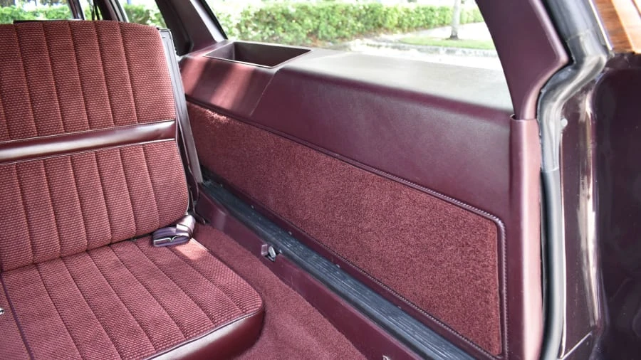 1988 Oldsmobile Custom Cruiser - Image 11 of 31