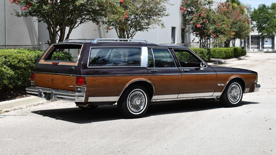 1988 Oldsmobile Custom Cruiser - Image 14 of 31