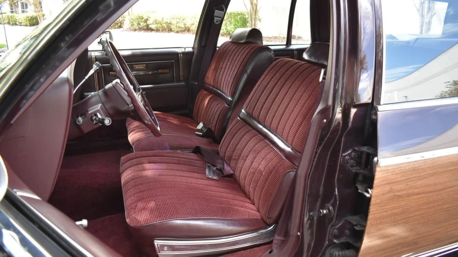 1988 Oldsmobile Custom Cruiser - Image 19 of 31