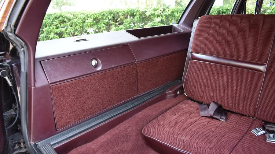 1988 Oldsmobile Custom Cruiser - Image 31 of 31