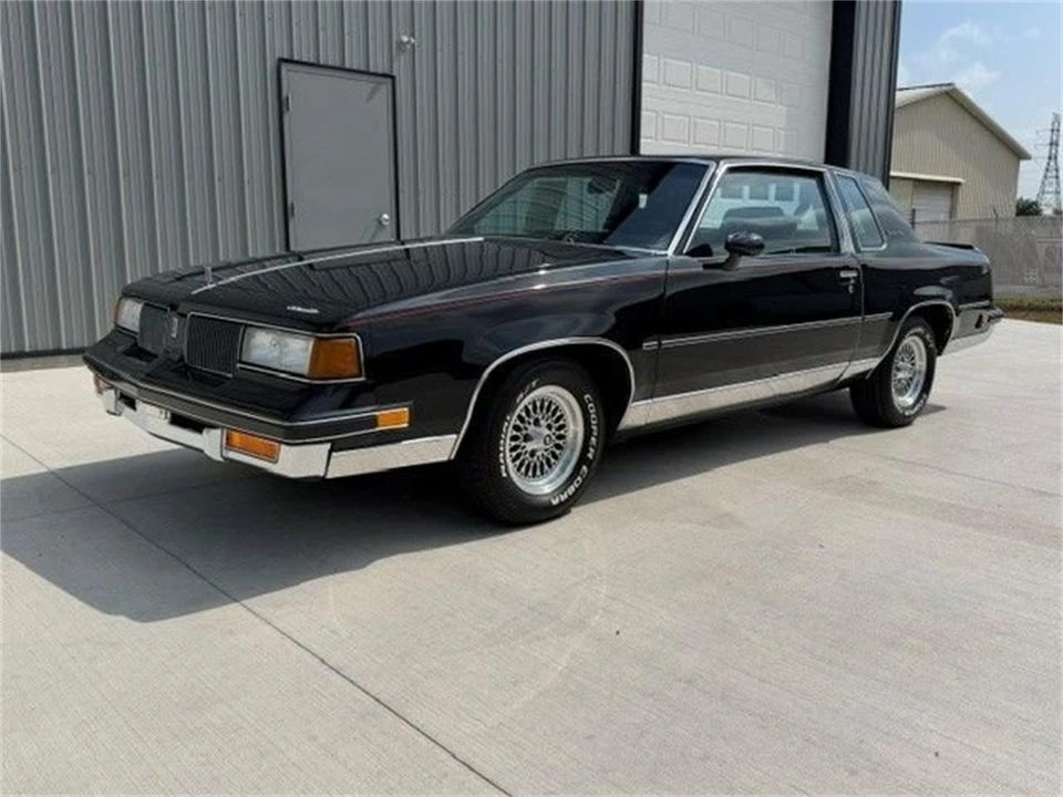1988 Oldsmobile Cutlass 5th Gen - Image 4 of 23