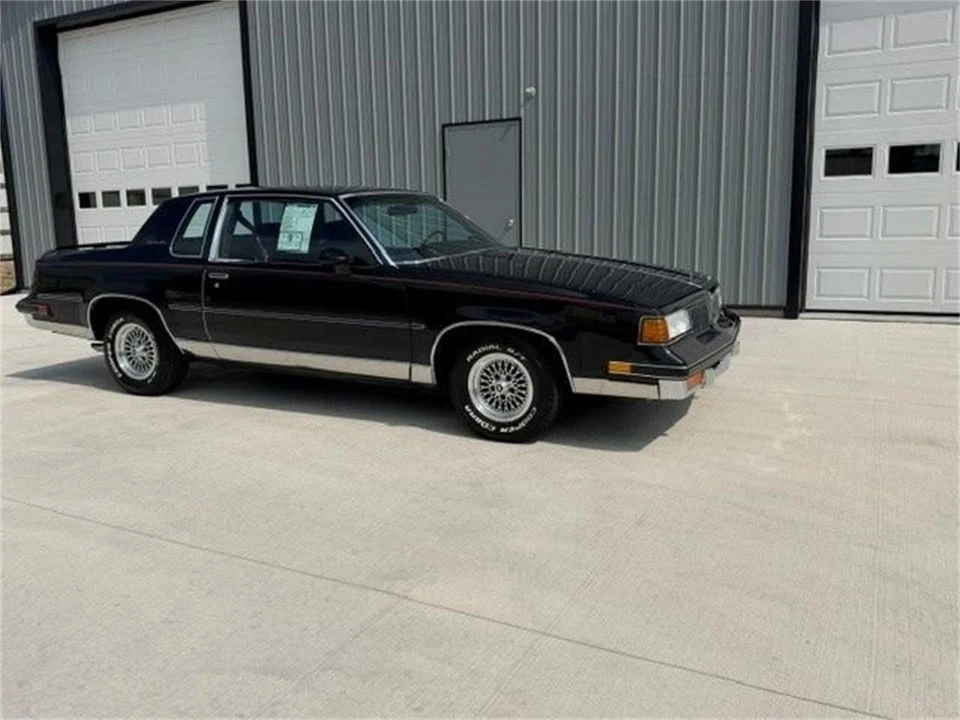 1988 Oldsmobile Cutlass 5th Gen - Image 9 of 23