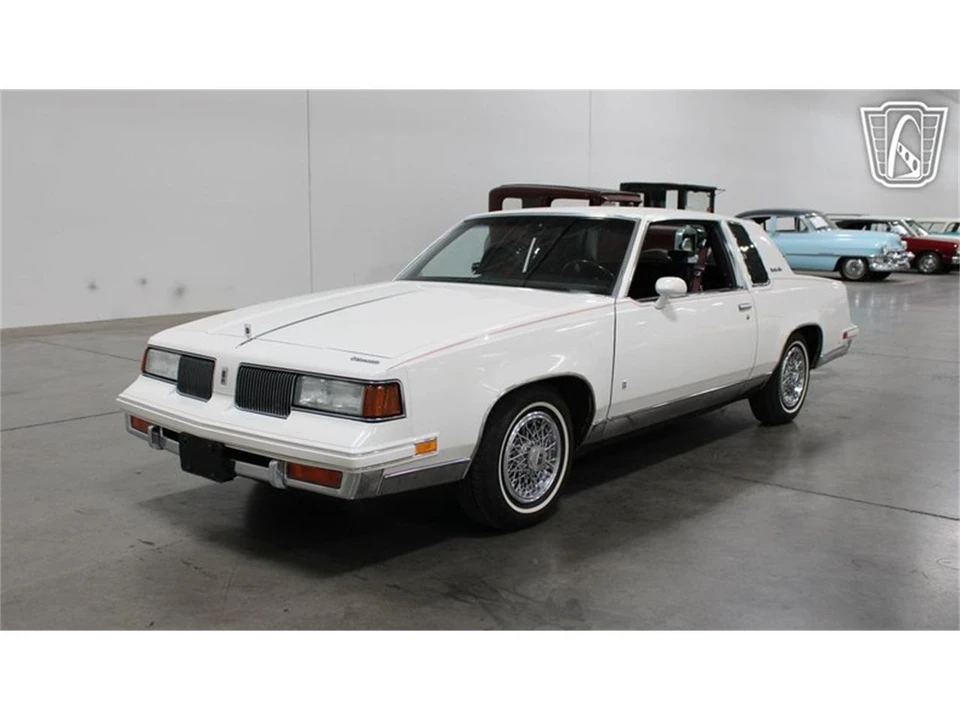 1988 Oldsmobile Cutlass 5th Gen - Image 11 of 31