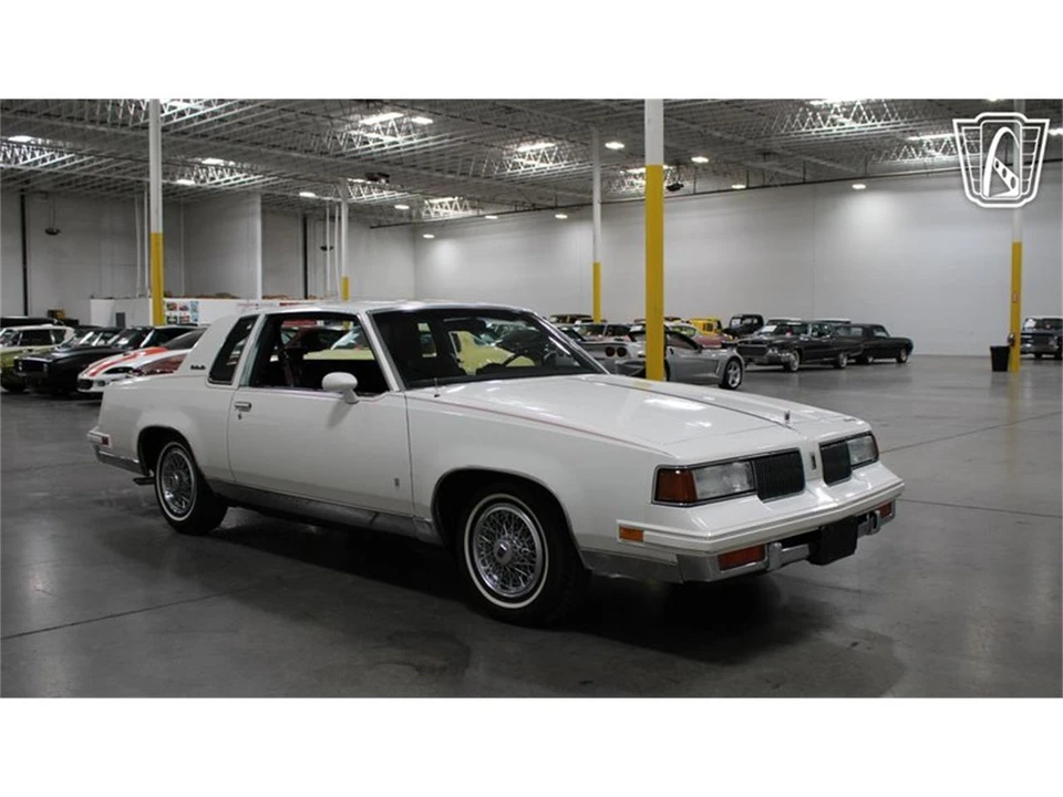 1988 Oldsmobile Cutlass 5th Gen - Image 17 of 31