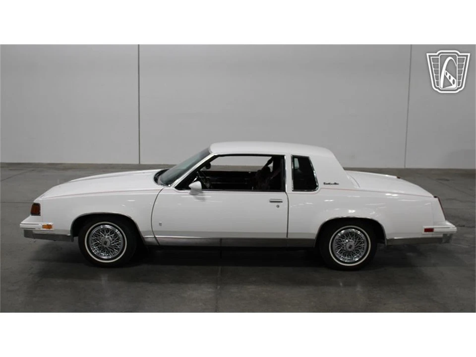 1988 Oldsmobile Cutlass 5th Gen - Image 4 of 31