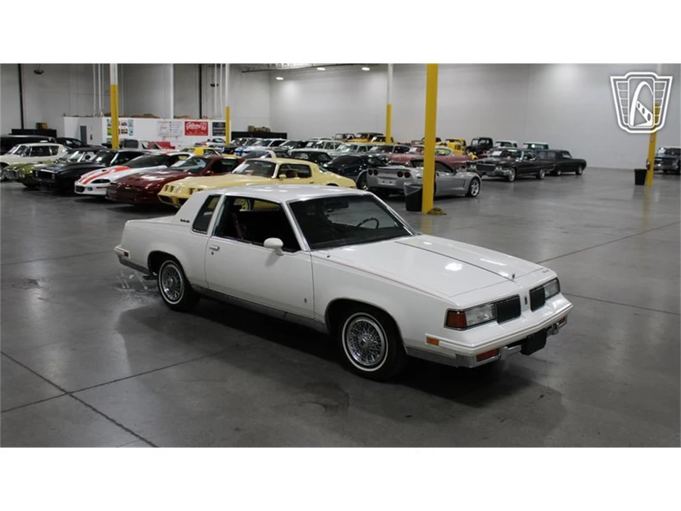 1988 Oldsmobile Cutlass 5th Gen - Image 9 of 31