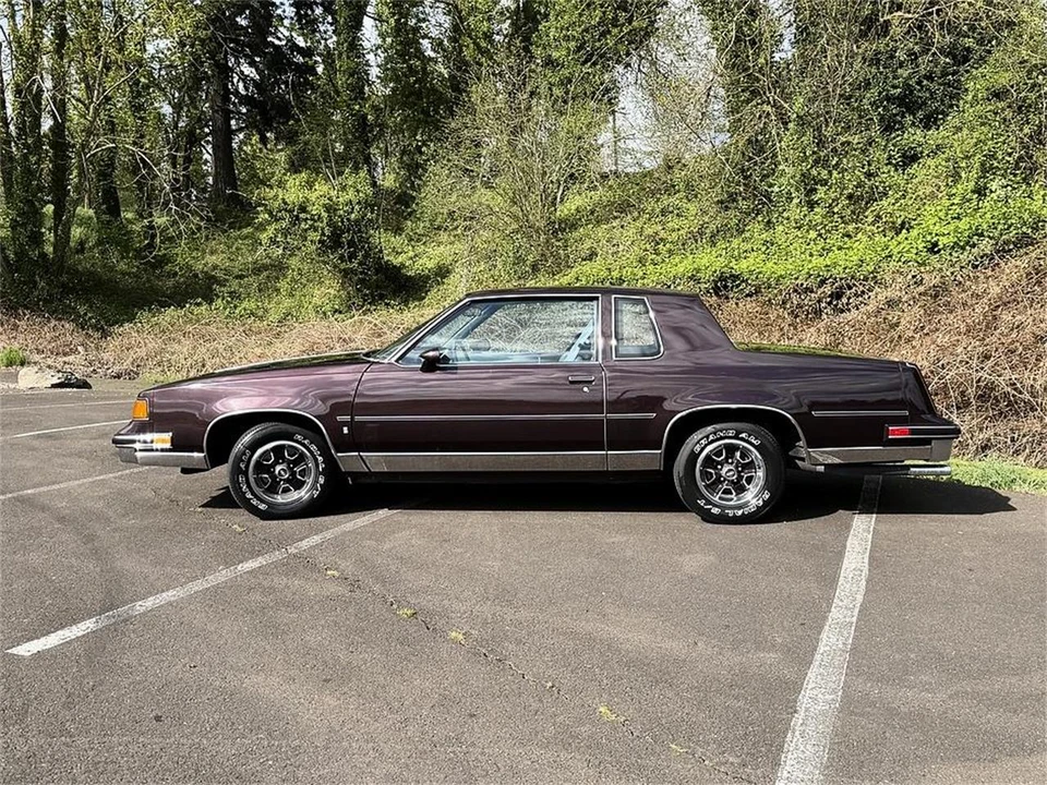 1988 Oldsmobile Cutlass 5th Gen - Image 2 of 9